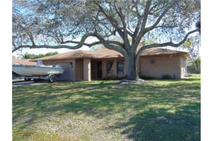 82 Johnnycake Dr, Naples