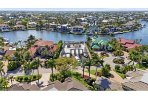 310 Pirates Bight, Naples, FL 34103 - MLS#226009346
