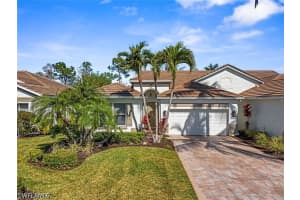 1208 Chelmsford Ct 67, Naples
