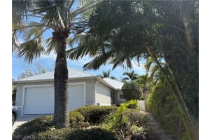 2500 Lee Street, Naples, FL 34112 - MLS#226009356