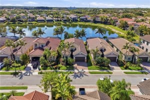 13843 Luna Drive, Naples, FL 34109 - MLS#226009361