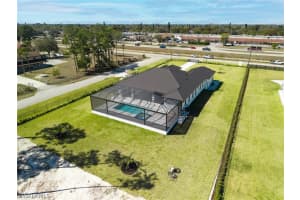 1886 39th Street, Naples, FL 34117 - MLS#226009377