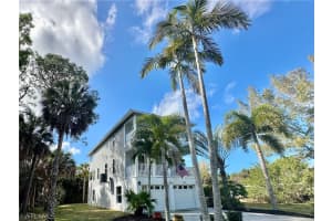 738 Park Ave, Naples