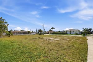 1201 6th Avenue, Marco Island, FL 34145 - MLS#226009445