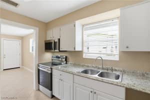 530 92nd Avenue, Naples, FL 34108 - MLS#226009472