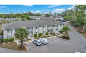 2334 Naples Trace Cir 6, Naples