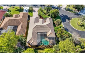 1021 Tivoli Court, Naples, FL 34104 - MLS#226009494
