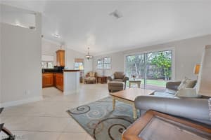 1723 Camelia Lane, Naples, FL 34105 - MLS#226009498