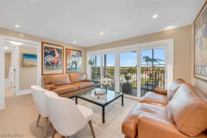 300 Park Shore Drive, Naples, FL 34103 - MLS#226009522