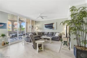 401 Bayfront Place, Naples, FL 34102 - MLS#226009541