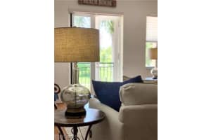 572 11th Avenue, Naples, FL 34102 - MLS#226009571