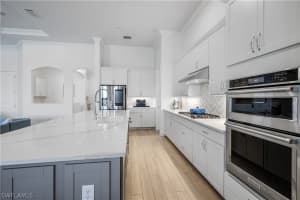 19600 Waterman Court, Fort Myers, FL 33913 - MLS#226009573