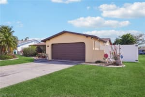 1116 30th Terrace, Cape Coral, FL 33904 - MLS#226009576