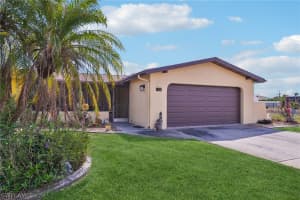 1116 30th Terrace, Cape Coral, FL 33904 - MLS#226009576