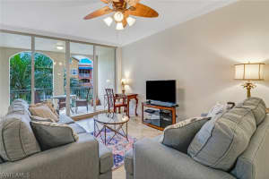 401 Bayfront Place, Naples, FL 34102 - MLS#226009606