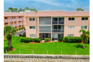 190 Turtle Lake Court, Naples, FL 34105 - MLS#226009623