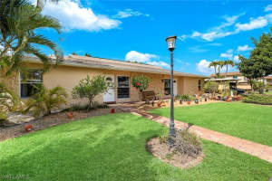 561 Palm View Drive, Naples, FL 34110 - MLS#226009624