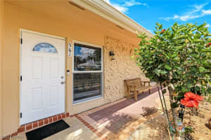 561 Palm View Drive, Naples, FL 34110 - MLS#226009624