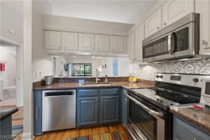 2018 Pine Isle Lane, Naples, FL 34112 - MLS#226009641