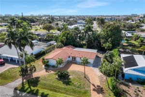 523 E Valley Dr, Bonita Springs