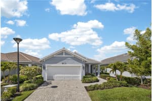 4653 Centaurus Cir, Naples