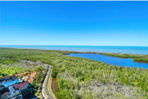 6825 Grenadier Boulevard, Naples, FL 34108 - MLS#226009689