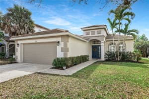 8301 Laurel Lakes Way, Naples