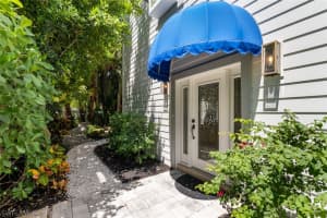 888 10th Street, Naples, FL 34102 - MLS#226009752