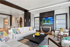 909 10th Street, Naples, FL 34102 - MLS#226009762