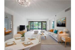 5890 Via Lugano, Naples, FL 34108 - MLS#226009805