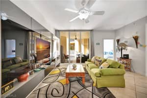 410 Bayfront Place, Naples, FL 34102 - MLS#226009815