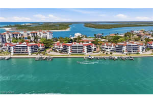 309 La Peninsula Boulevard, Naples, FL 34113 - MLS#226009862