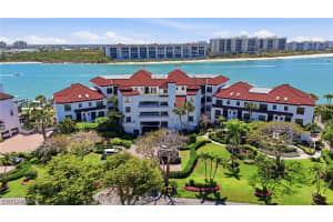 309 La Peninsula Boulevard, Naples, FL 34113 - MLS#226009862