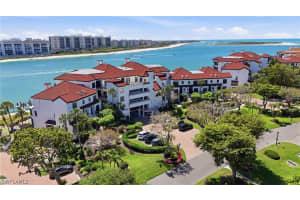 309 La Peninsula Boulevard, Naples, FL 34113 - MLS#226009862