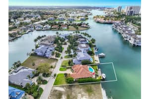 313 Neapolitan Way, Naples