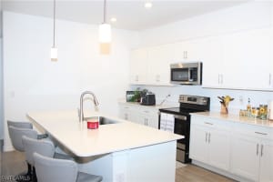 2261 Avocado Lane, Naples, FL 34120 - MLS#226009898