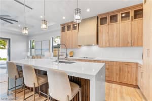 653 107th Avenue, Naples, FL 34108 - MLS#226009928