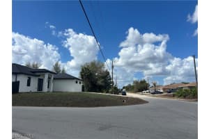 3205 8th Street, Lehigh Acres, FL 33971 - MLS#226009955