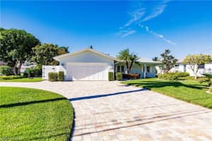 1590 Sandpiper Street, Naples, FL 34102 - MLS#226010003