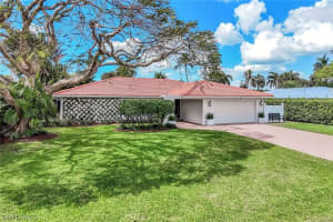 87 Burning Tree Dr, Naples