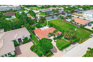 1600 Curlew Avenue, Naples, FL 34102 - MLS#226010107