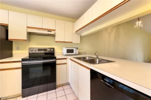 1915 Courtyard Way, Naples, FL 34112 - MLS#226010165