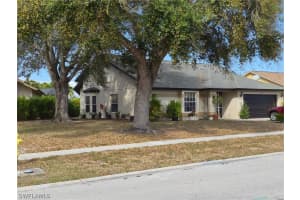 10520 Regent Cir, Naples