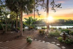 813 Barcarmil Way, Naples