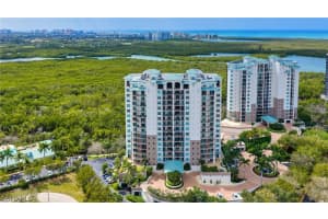 455 Cove Tower Dr 304, Naples