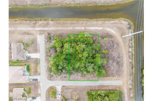 52 Loraine Avenue, Lehigh Acres, FL 33976 - MLS#226010223