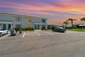 146 Clyburn Way W I-6, Marco Island