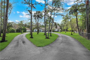 3480 19th Avenue, Naples, FL 34117 - MLS#226010253