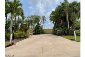 4600 Southern Breeze Drive, Naples, FL 34114 - MLS#226010284