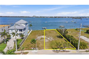 385 Estero Boulevard, Fort Myers Beach, FL 33931 - MLS#226010365